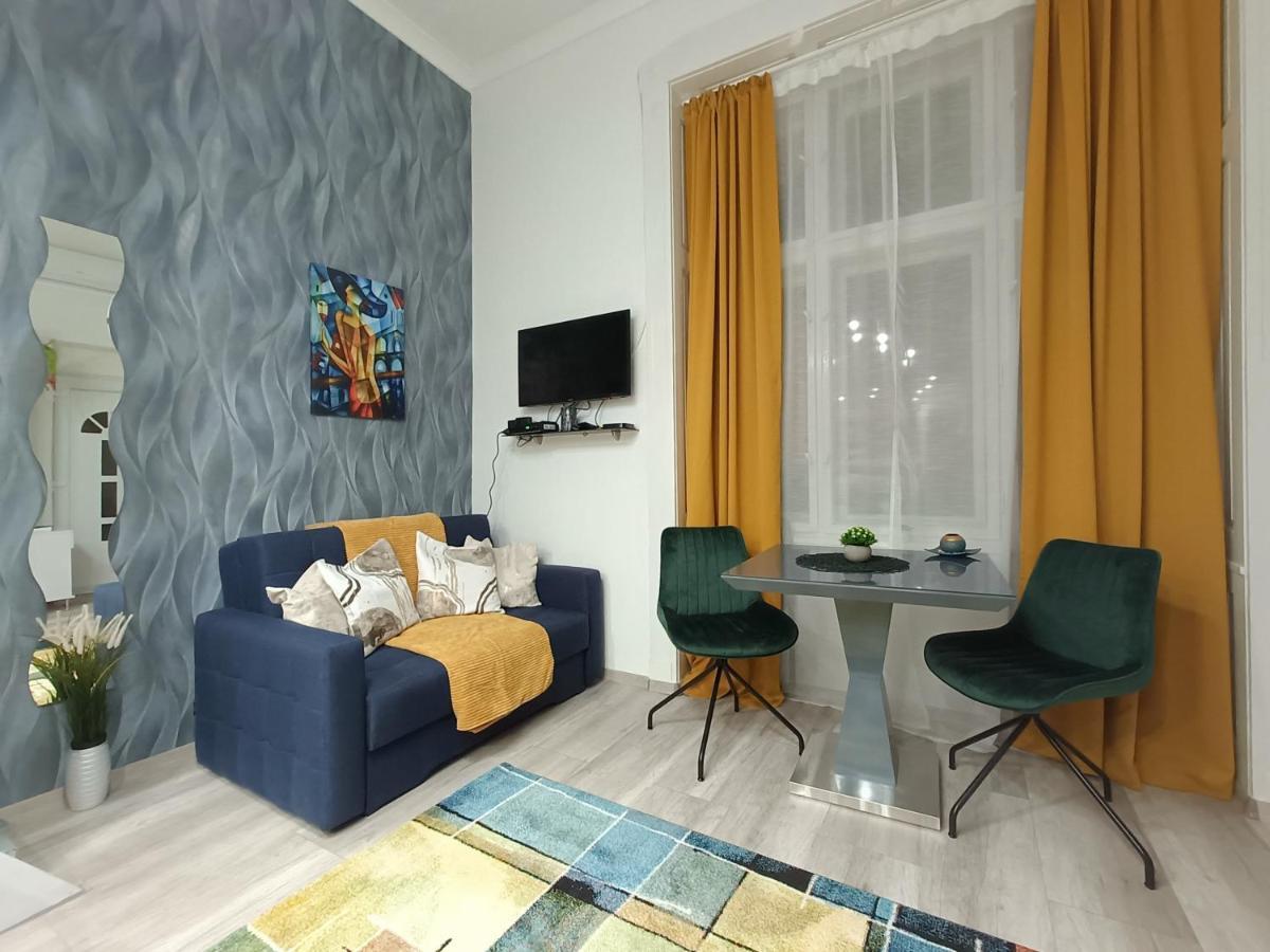 Suzan'S Apartment In The Heart Of Budapest Exterior photo