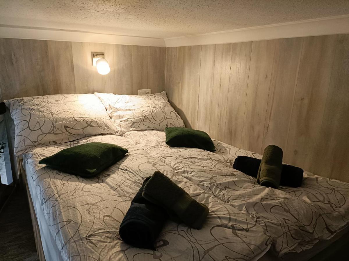 Suzan'S Apartment In The Heart Of Budapest Exterior photo