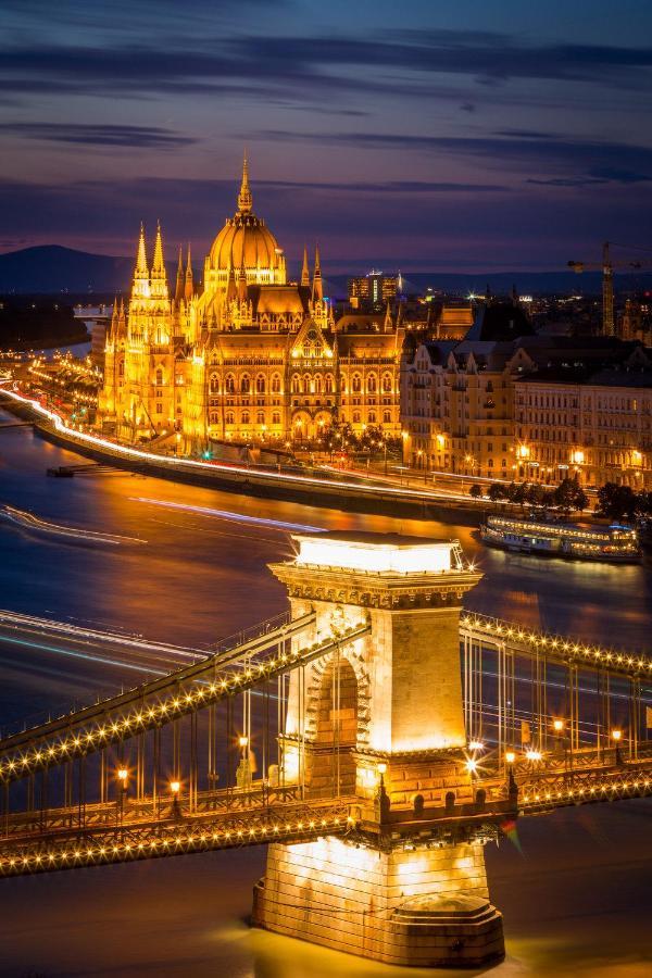 Suzan'S Apartment In The Heart Of Budapest Exterior photo